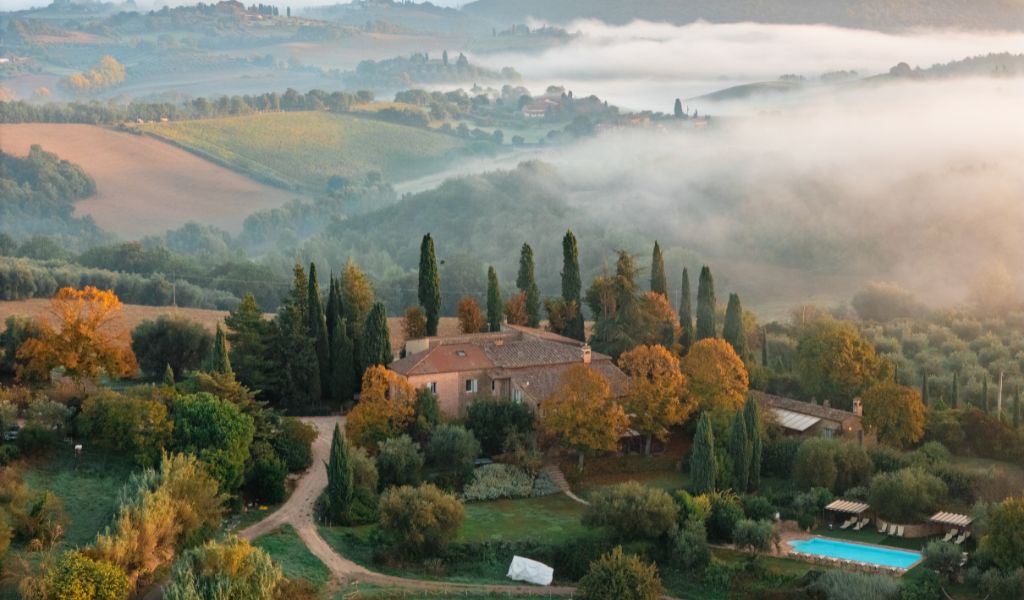 country house with pool in val d'orcia, tuscany