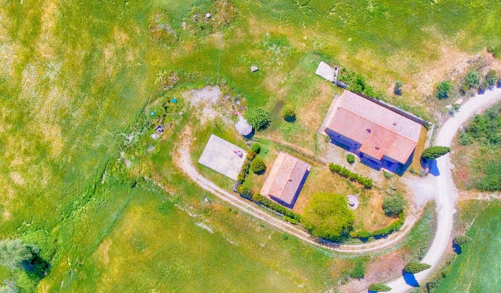 italian country house from above