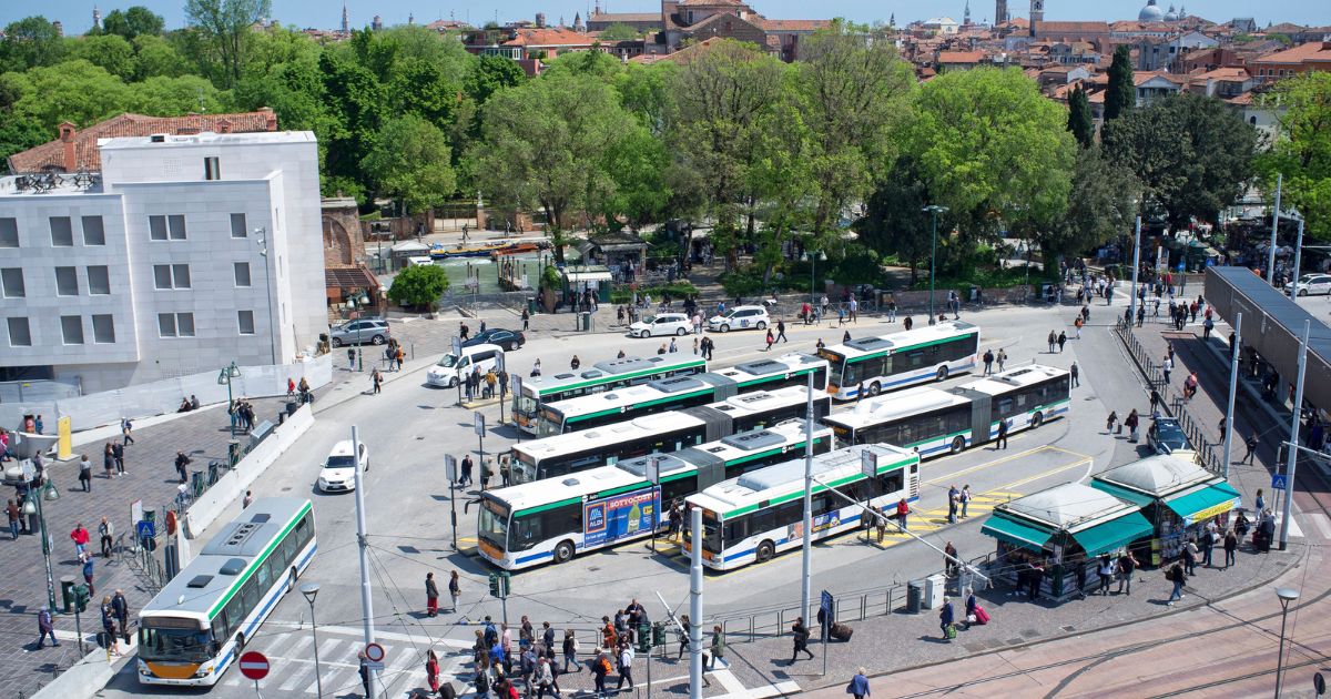 bus station venice