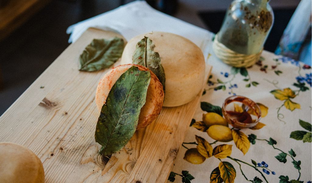 pecorino tasting on tour with untold italy in tuscany